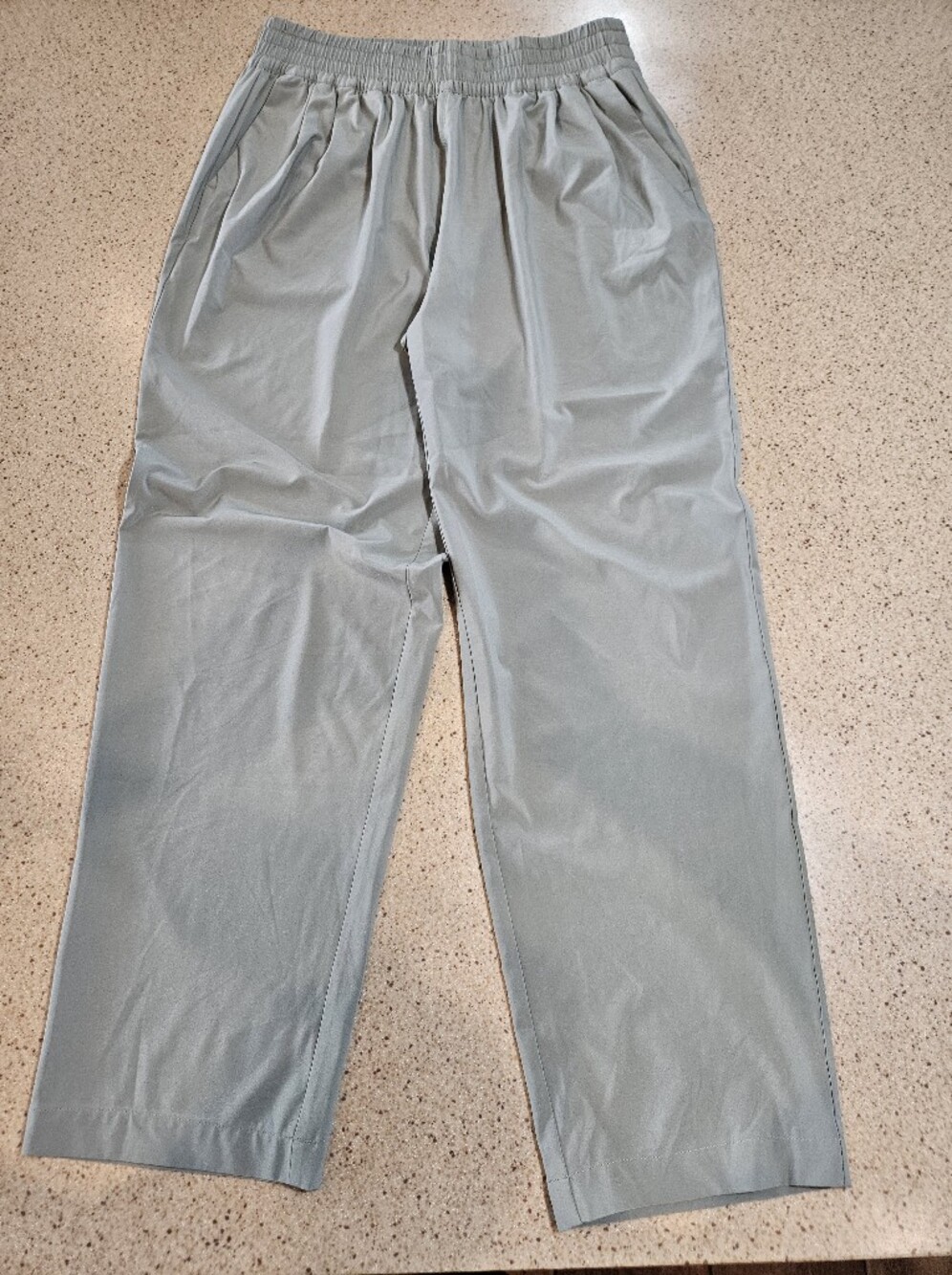 Vuori Track Joggers in Light Sage